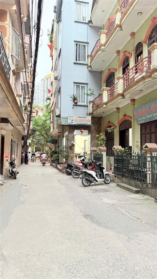 Bán nhanh nhà riêng mỗ lao gần 40m2. nhà 3 tầng giá hơn 8 tỷ