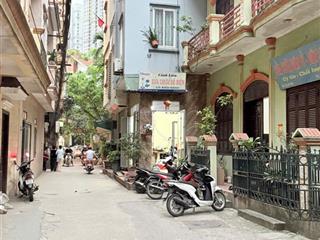 Bán nhanh nhà riêng mỗ lao gần 40m2. nhà 3 tầng giá hơn 8 tỷ