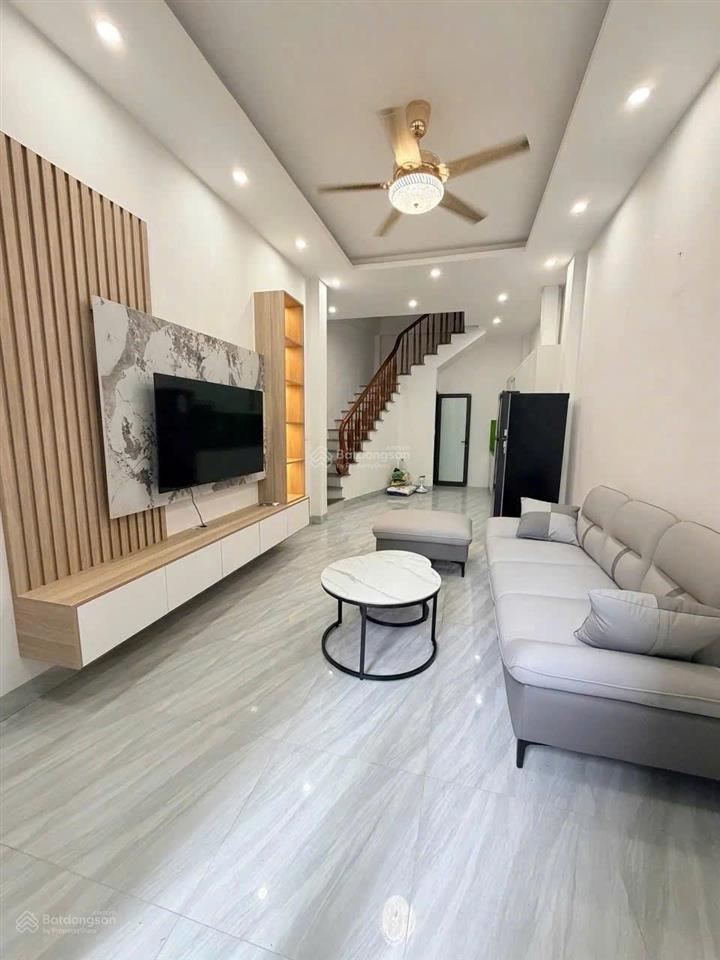 Bán nhà ngay ngã 5 hà trì 35m2 4 tầng dân xây kiên cô. 6.2 tỷ