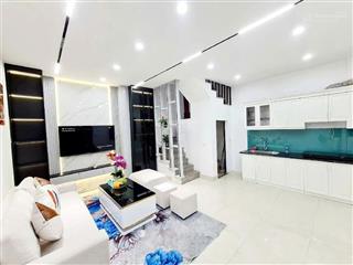 Bán nhà ngay ngã 5 hà trì 35m2 4 tầng dân xây kiên cô. 6.2 tỷ