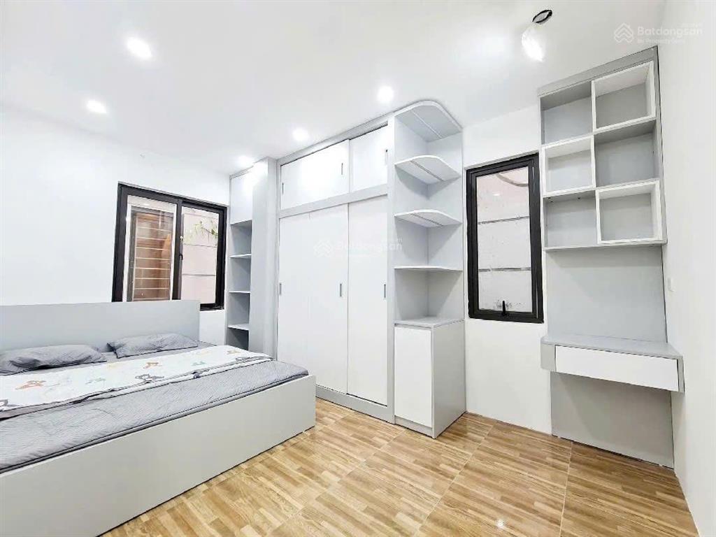 Bán nhà ngay ngã 5 hà trì 35m2 4 tầng dân xây kiên cô. 6.2 tỷ