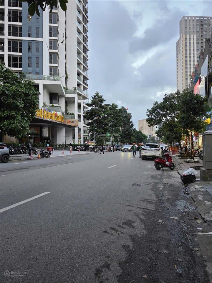 Nhà phân lô 55/60m2  5 tầng vỉa hè rộng  15 tỷ hơn. 1 căn duy nhất