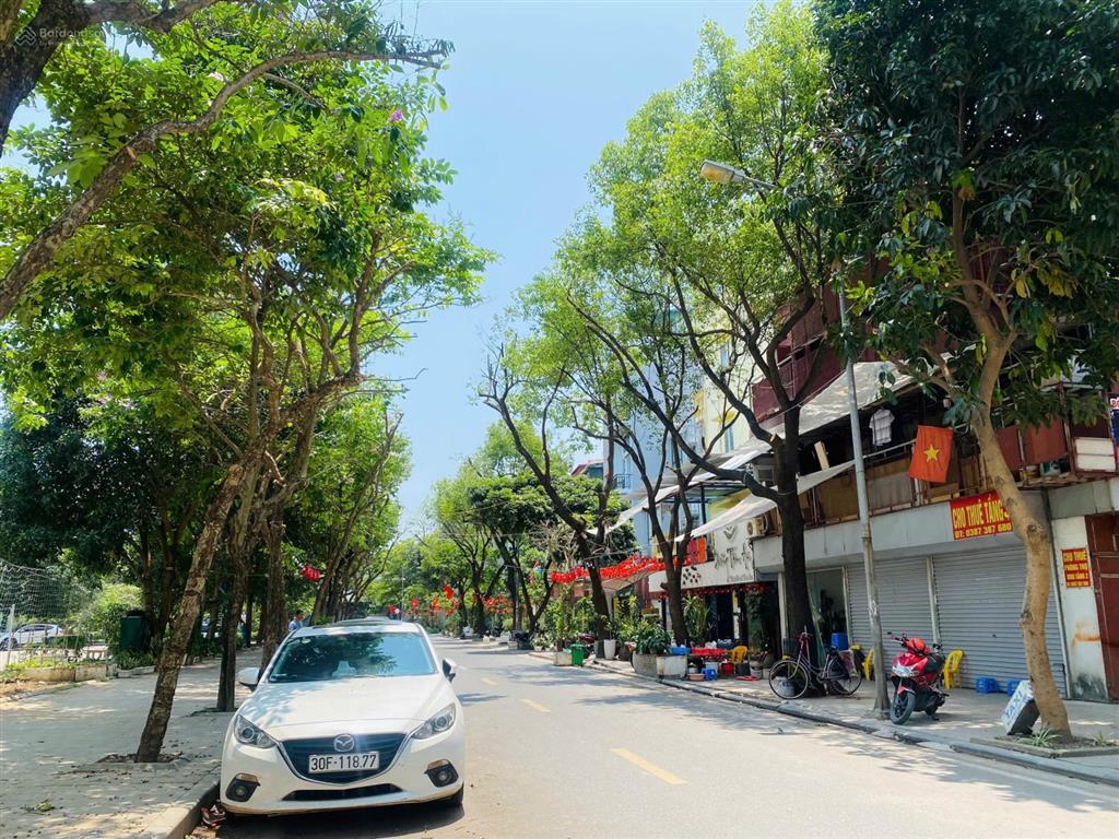 Nhà mặt phố kinh doanh 40m2  4tầng sổ đỏ  không quy hoạch. ngay ngô thì nhậm  park city