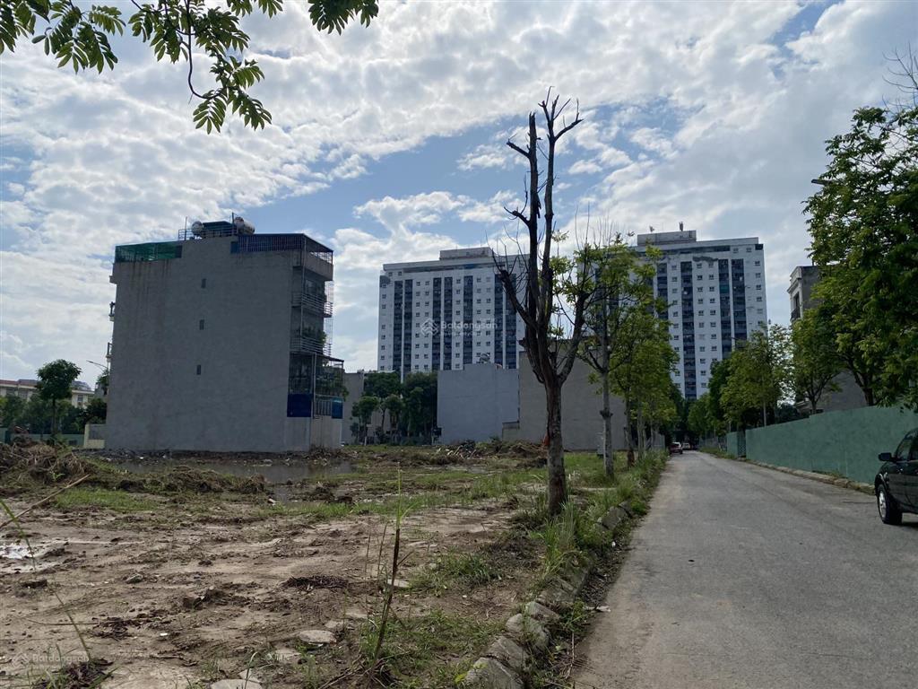 Căn liền kề ô áp góc 100m2/ ngay sau 3 toà chung cư, gần công viên . bán nhanh hơn 90tr/1m2