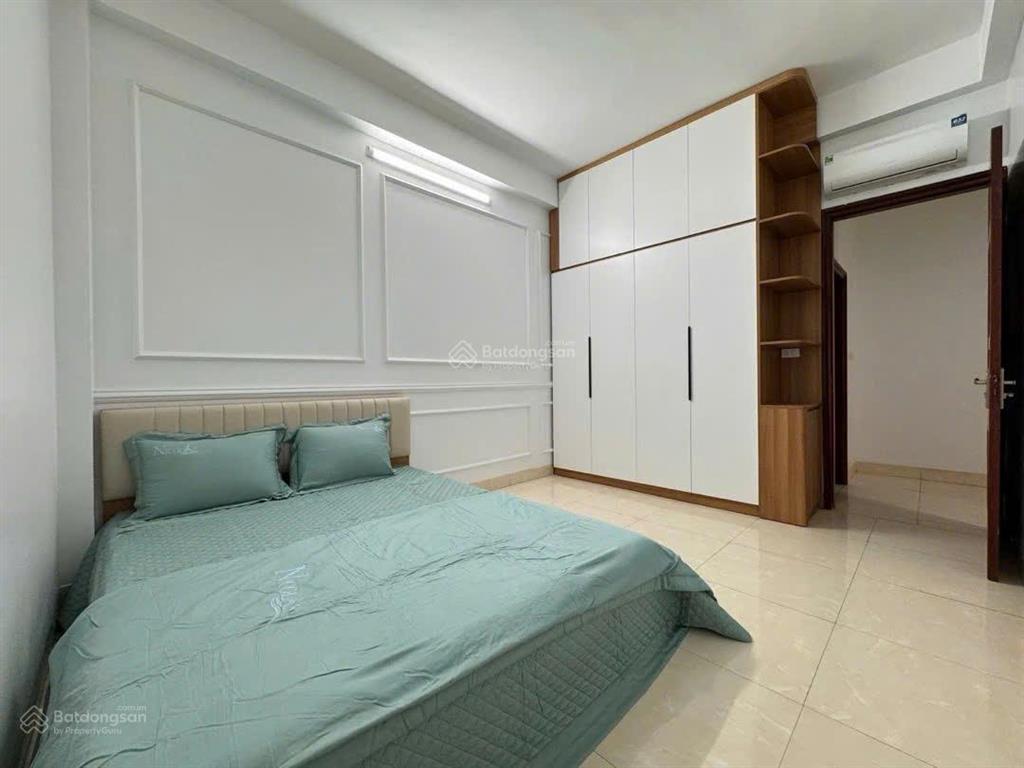 Nhà ngay ngô thì nhậm 32m2. nhà 5 tầng, cạnh vườn hoa, ô tô đỗ gần giá 6.55 tỷ