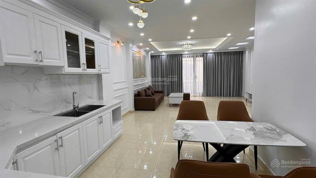 Nhà ngay ngô thì nhậm 32m2. nhà 5 tầng, cạnh vườn hoa, ô tô đỗ gần giá 6.55 tỷ