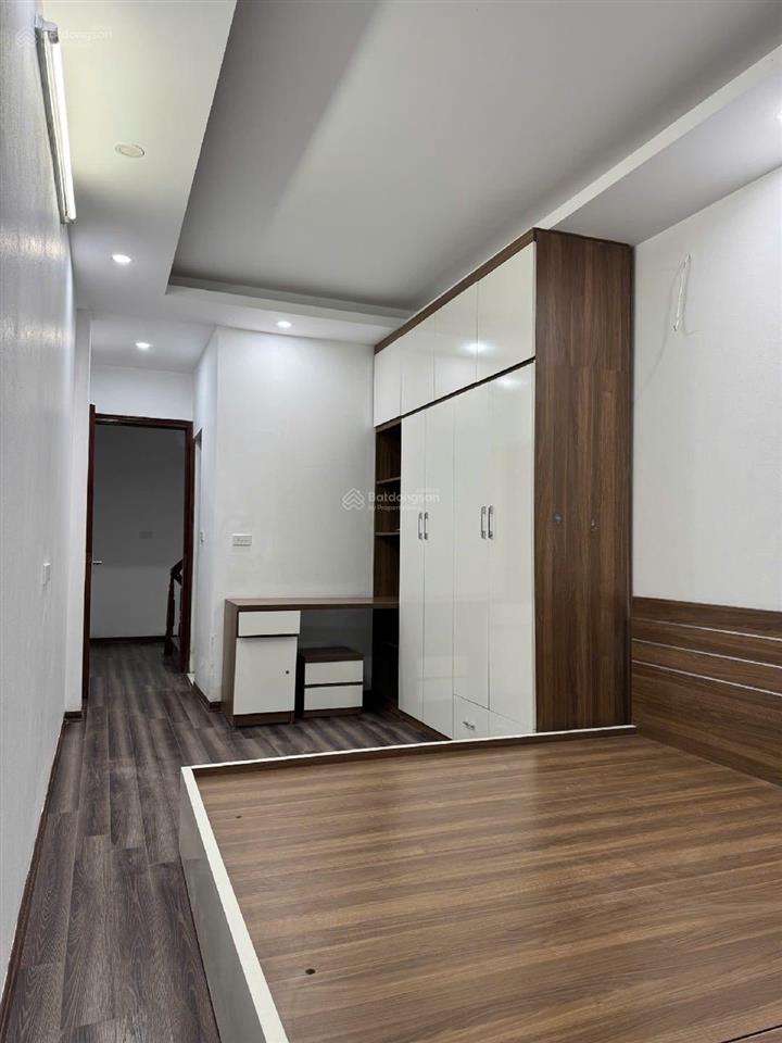 Bán nhà ngã tư quang trung 5 tầng sổ đỏ 6 tỷ hơn
