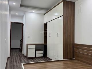 Bán nhà ngã tư quang trung 5 tầng sổ đỏ 6 tỷ hơn
