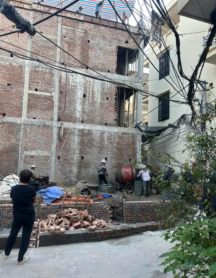 Bán lô góc 48m² ngay ngã tư vạn phúc giá 7 tỷ hơn. sổ đỏ