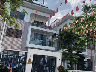 Lô biệt thự ngay cung hồ lớn nhất. đối diện khu 3 tòa 200m2 bao giá thị trường