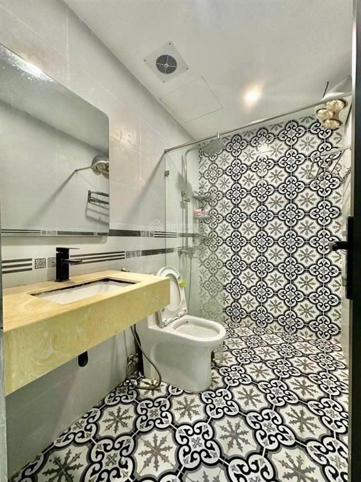 Bán nhà ngã 5 hà trì 40m² ngay trường, chợ, ô tô cách 40m. giá 5,4 tỷ
