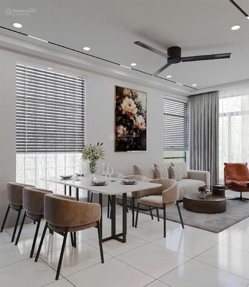 11,99 tỷ nhà riêng ô tô đỗ cửa 42m² / xây 5 tầng / thang máy ngay kđt văn khê tiện ích đầy đủ