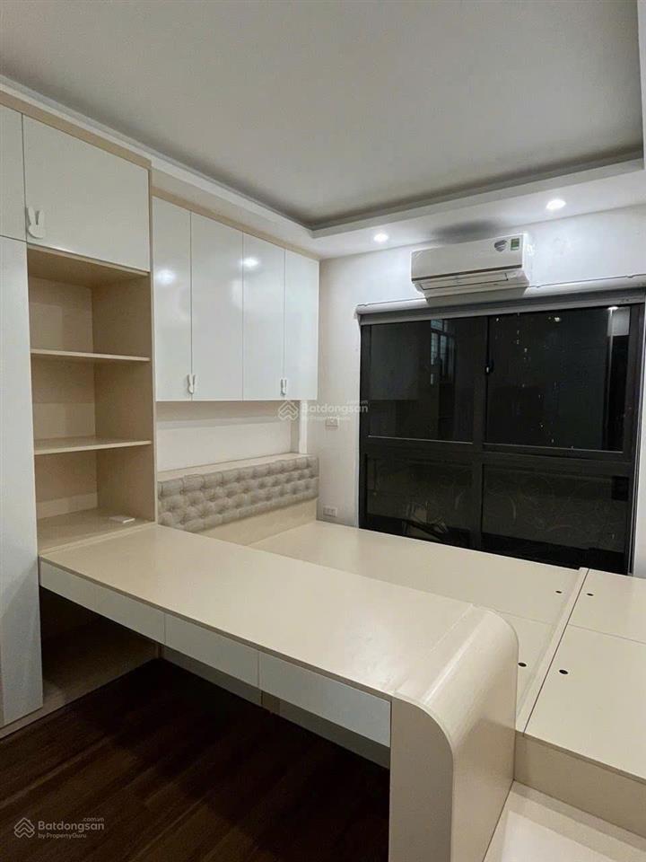 Căn góc 40m2 . nhà dân xây 5 tầng siêu đẹp, cạnh hồ cây xanh bán 7.08 tỷ