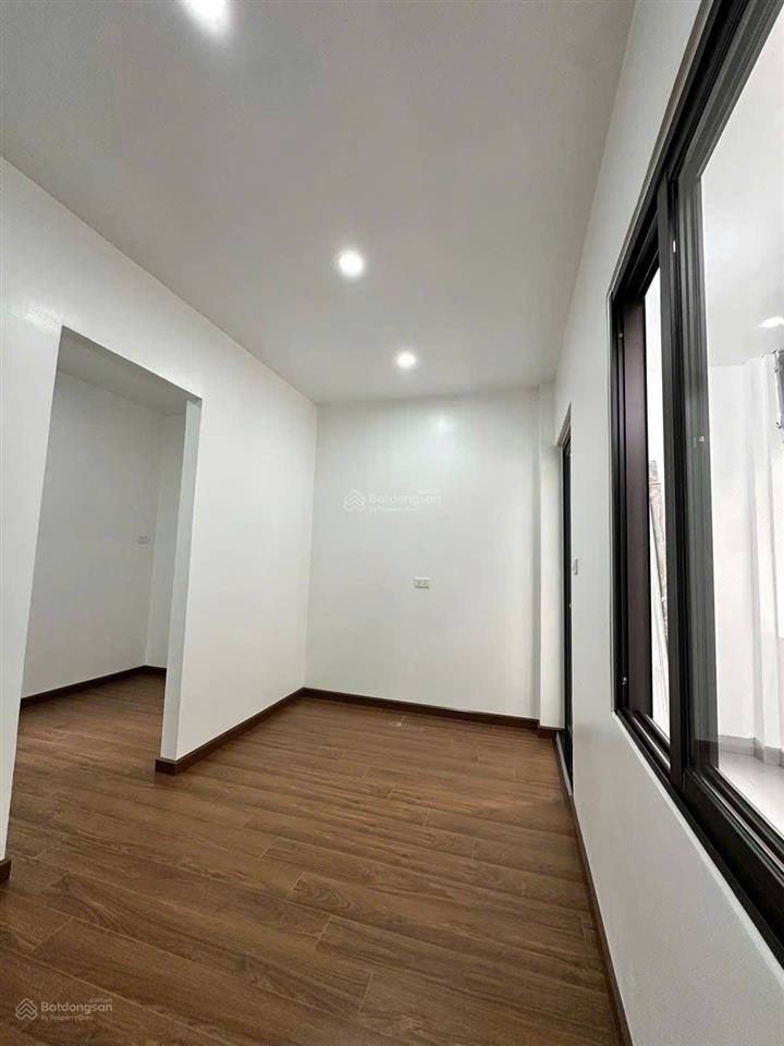 Bán nhà cạnh công viên cây xanh, ô tô đỗ gần 4 tầng hơn 6 tỷ