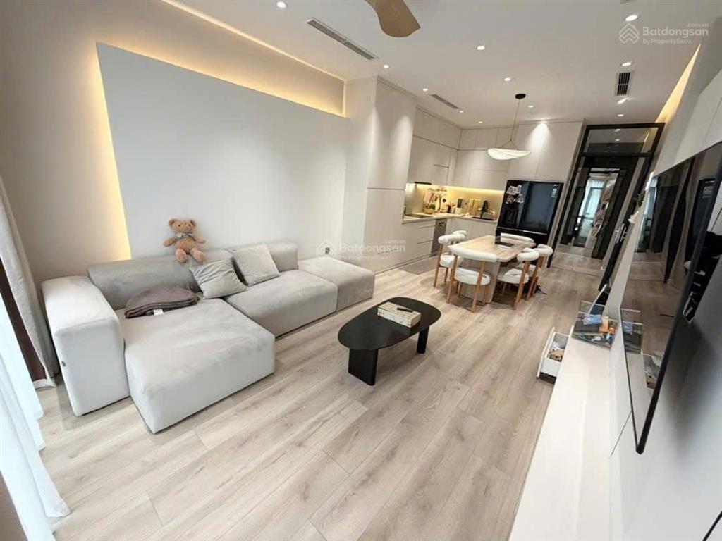 Nhà riêng ngay hồ mỗ lao 43m2  5 tầng sổ đỏ  thang máy sẵn ở