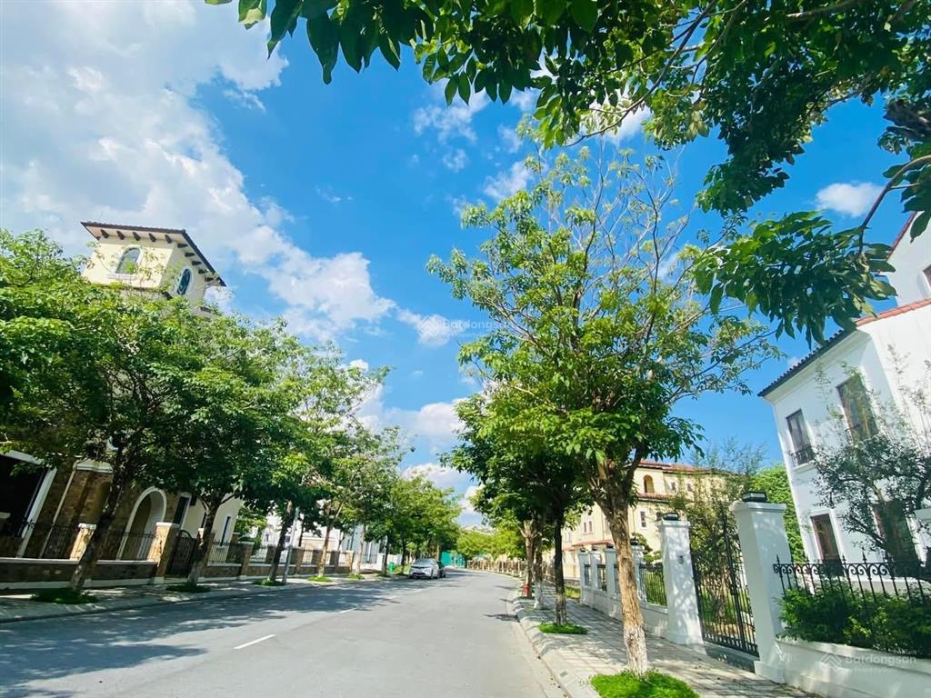 Bán nhanh lô nhà vườn 210m2 ngay công viên trung tâm 3x tỷ  sổ đỏ