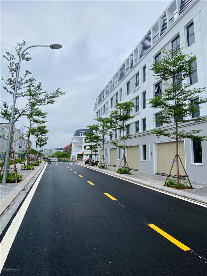 Bán căn lk 5 tầng phân lô 14 tỷ hơn vừa bàn giao, nhận nhà ở ngay