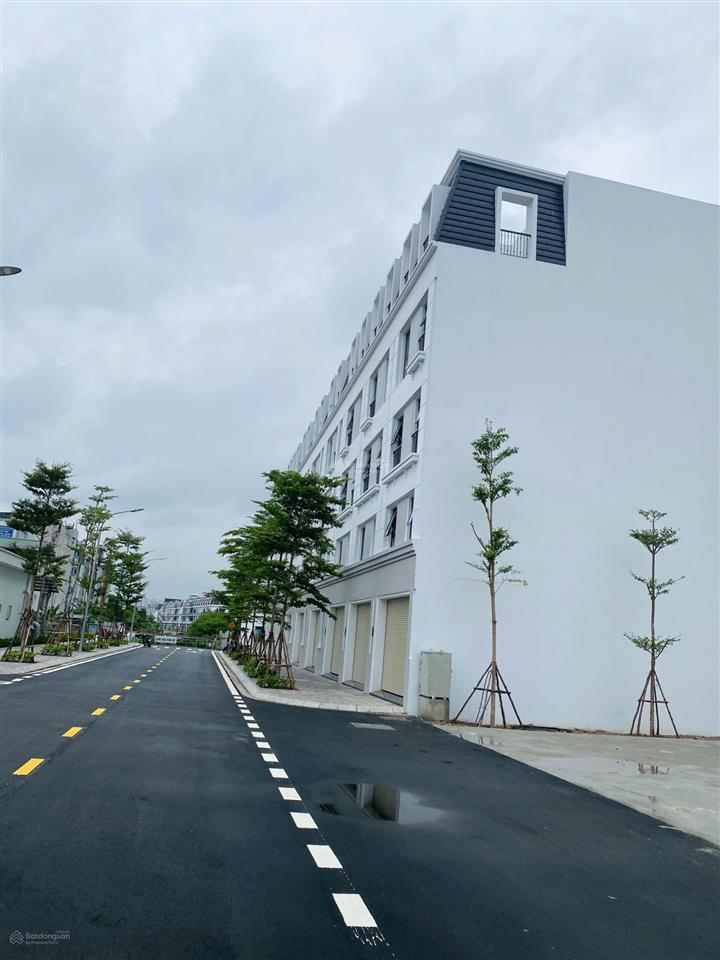 Bán căn lk 5 tầng phân lô 14 tỷ hơn vừa bàn giao, nhận nhà ở ngay