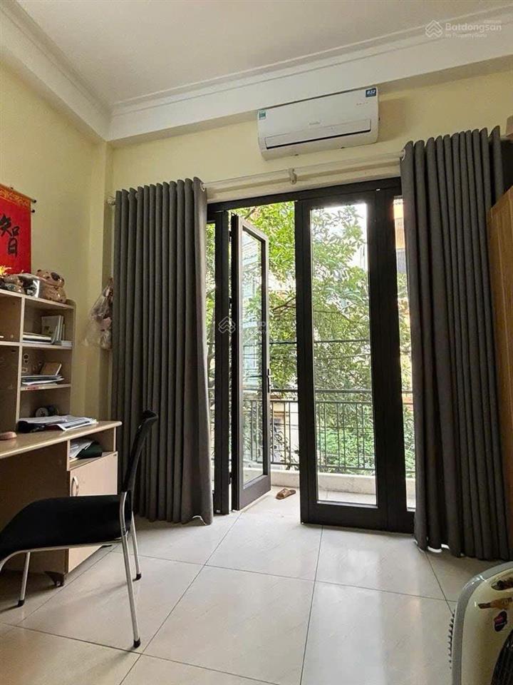 Căn liền kề 50m2 nhà siêu đẹp ngay công viên thiên văn học, sổ đỏ chính chủ 0931 131 ***