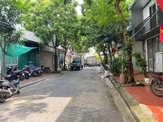 Ngay nút giao xa la gần viện k  chính chủ bán gấp phân lô 50m2/6 tầng giá hơn 13 tỷ
