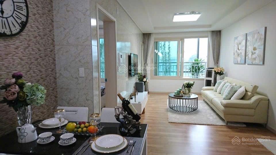 Ngay nút giao xa la gần viện k  chính chủ bán gấp phân lô 50m2/6 tầng giá hơn 13 tỷ