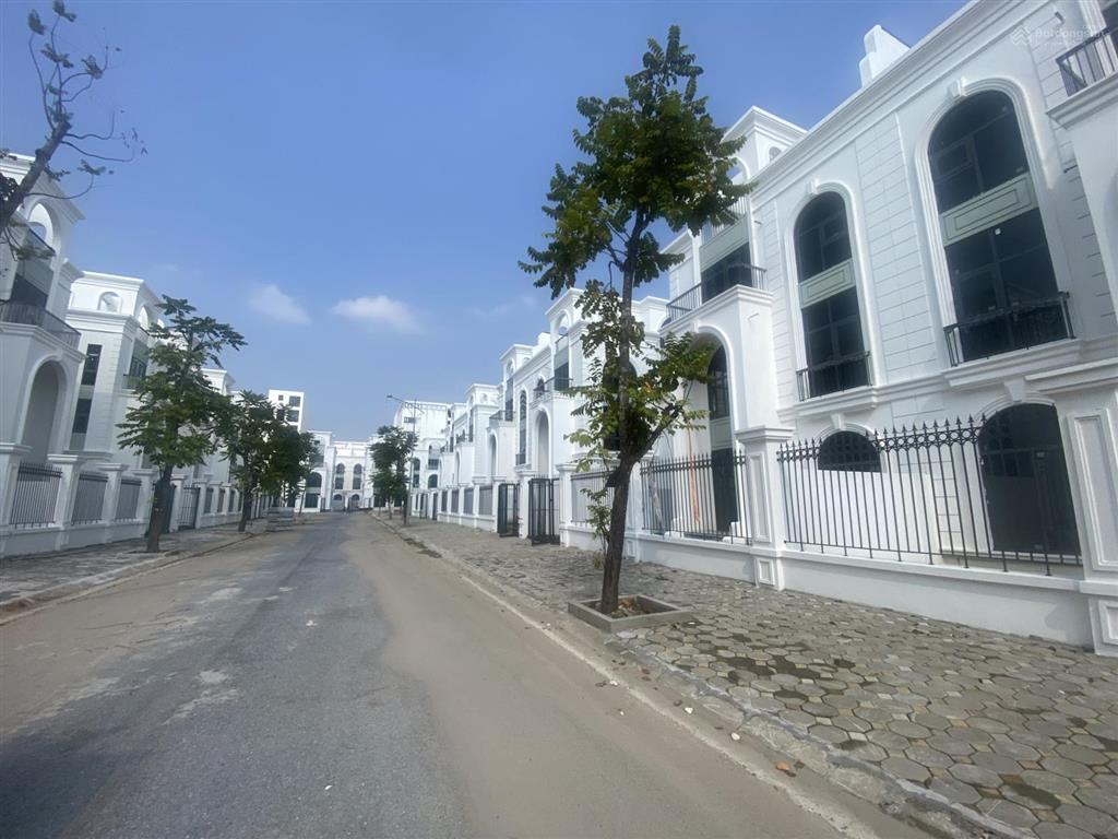 Bán ngay lô liền kề đối diện là trường học 7x tr/1m2