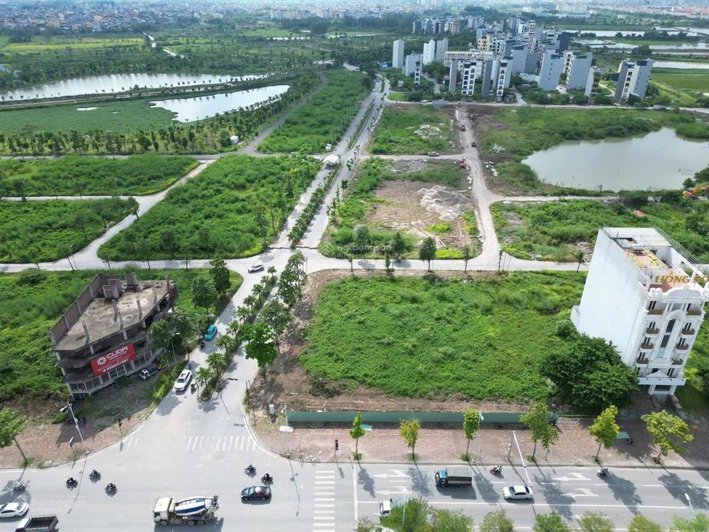 Bán trước khi vin ra hàng lô biệt thự 300m2 view hồ nổi bật dự án