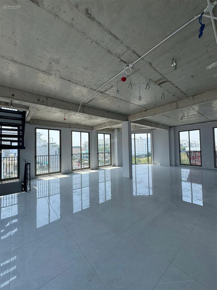 Cho thuê tòa 3 mặt tiền 258 dương quảng hàm p5 gò vấp ngay vincom  trụ sở ngân hàng, cty, tt