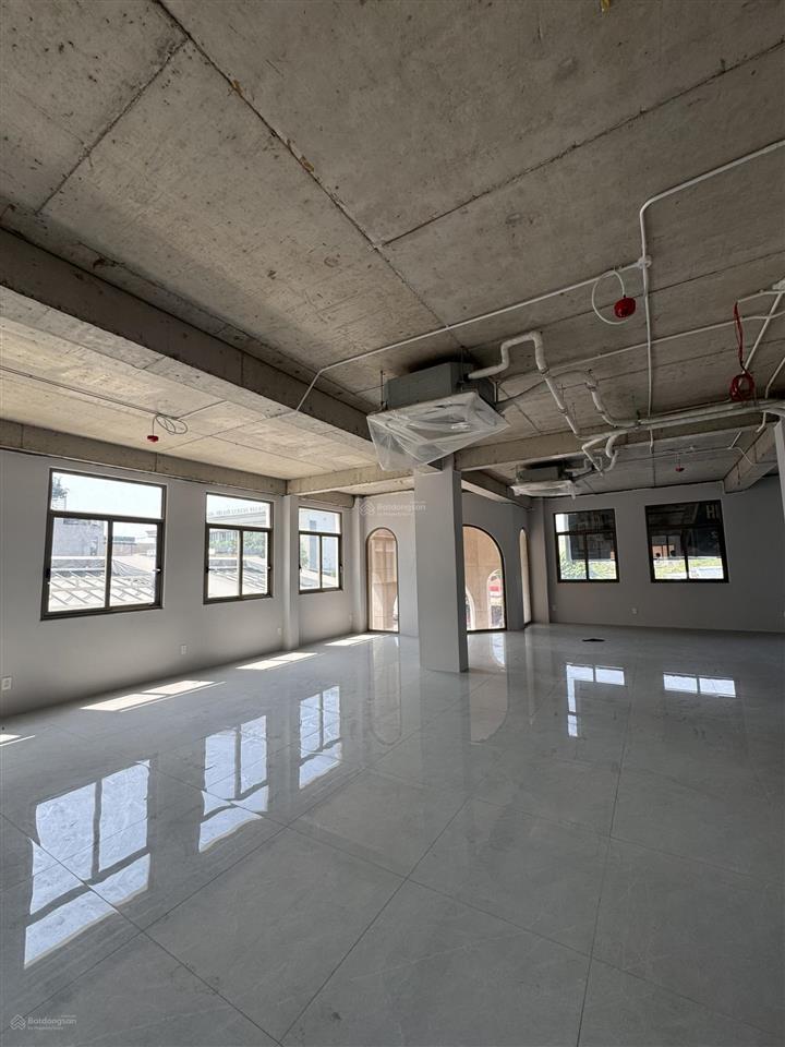 Cho thuê tòa 3 mặt tiền 258 dương quảng hàm p5 gò vấp ngay vincom  trụ sở ngân hàng, cty, tt