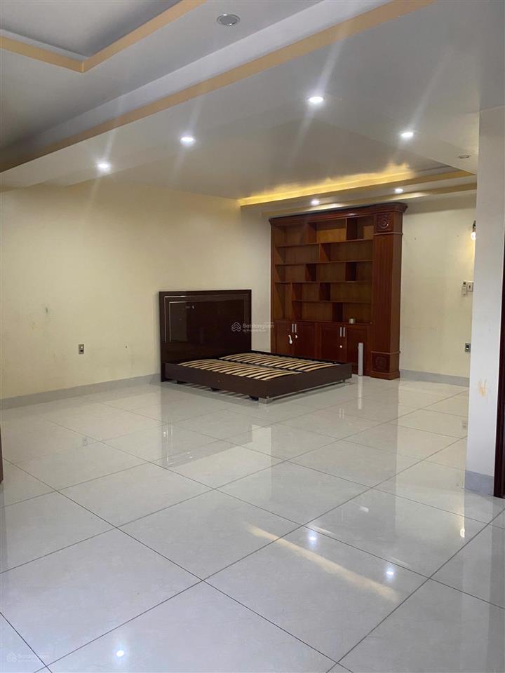 Cần bán gấp nhà mt lê lợi tp thủ dầu một (cũ) 16 tỷ 0937 576 ***