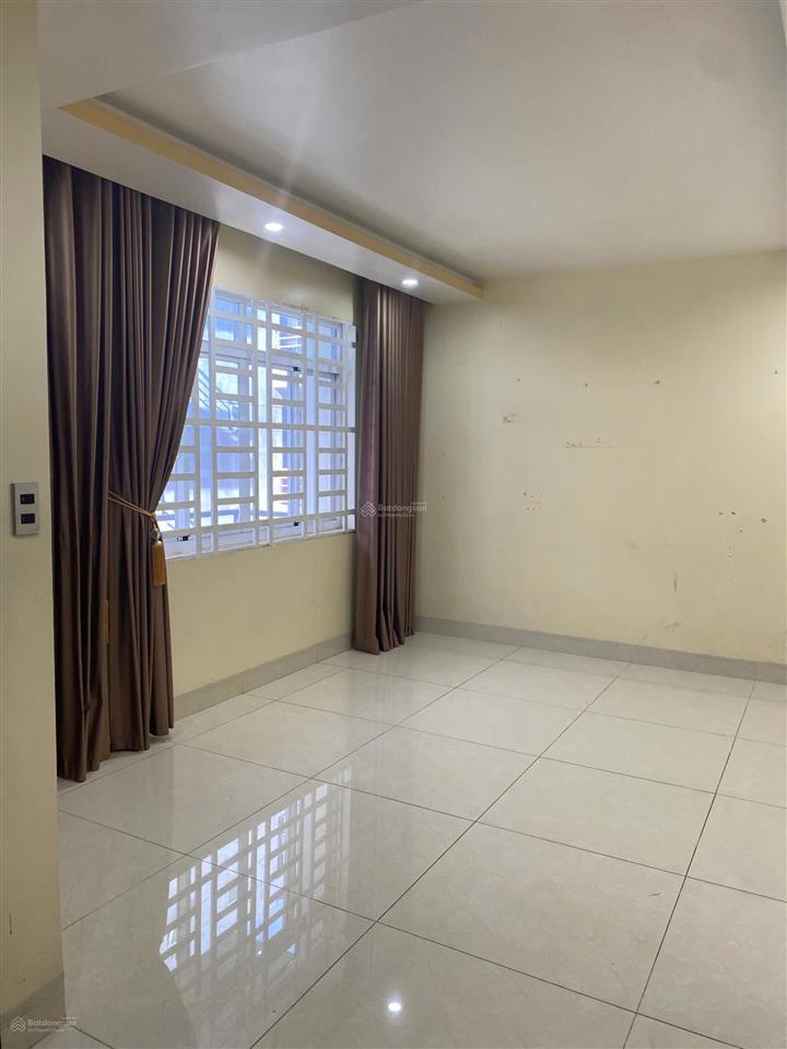 Cần bán gấp nhà mt lê lợi tp thủ dầu một (cũ) 16 tỷ 0937 576 ***