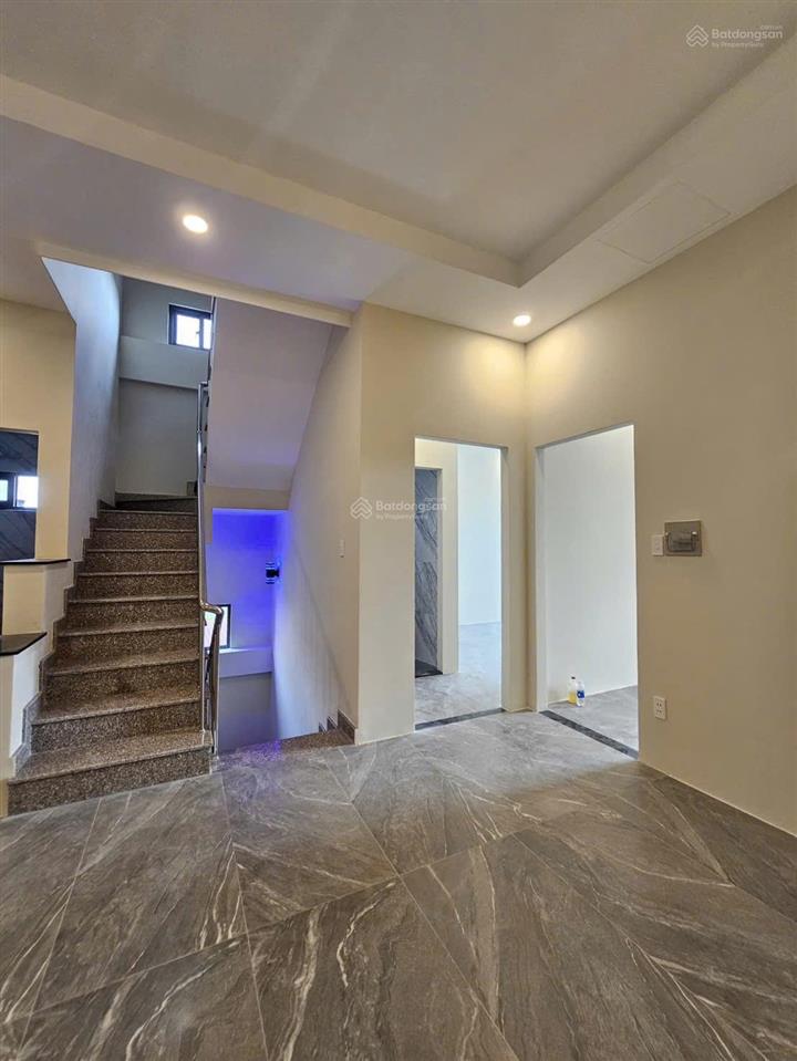 Cần bán villa mới xây hẻm đường 61 thảo điền 16 tỷ