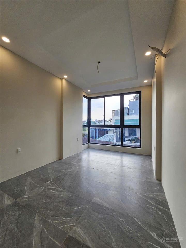 Cần bán villa mới xây hẻm đường 61 thảo điền 16 tỷ