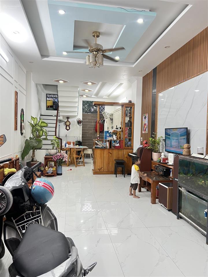 Nhà 3 tầng mới đối diện vila park hẻm xe hơi khu dân trí chủ cần bán gấp