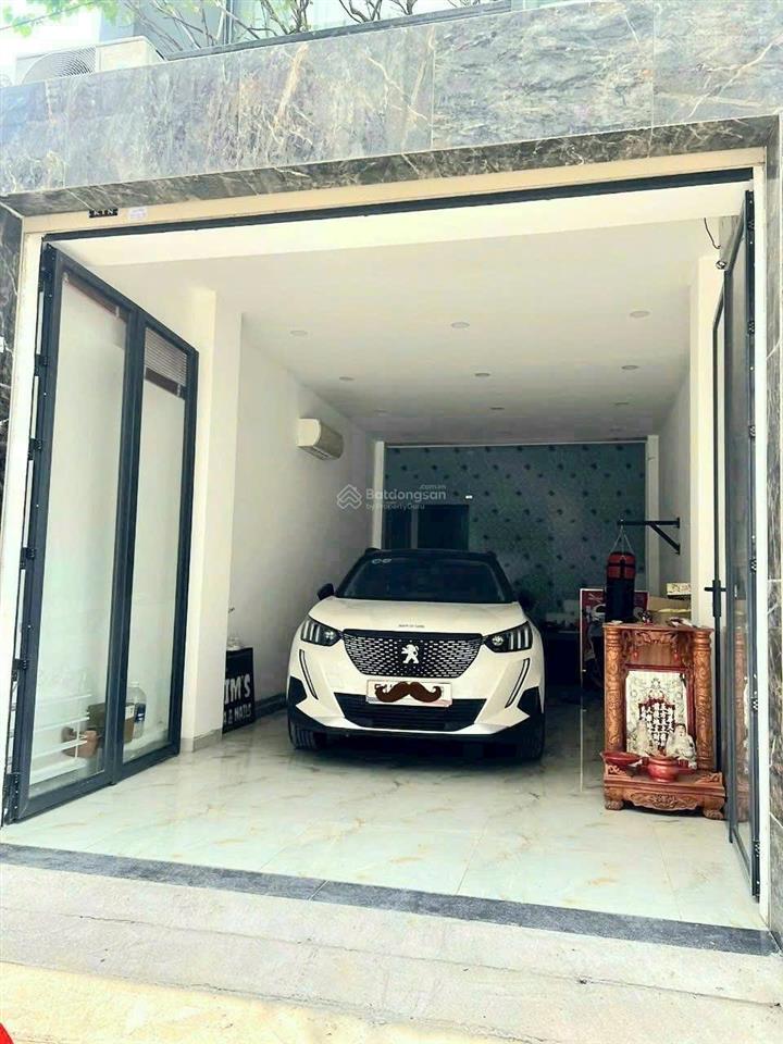 Nhà 3 tầng 65,2m2 đối diện trường phú hữu đường xe hơi vị trí hiếm nhà bán nhà đẹp ở ngay