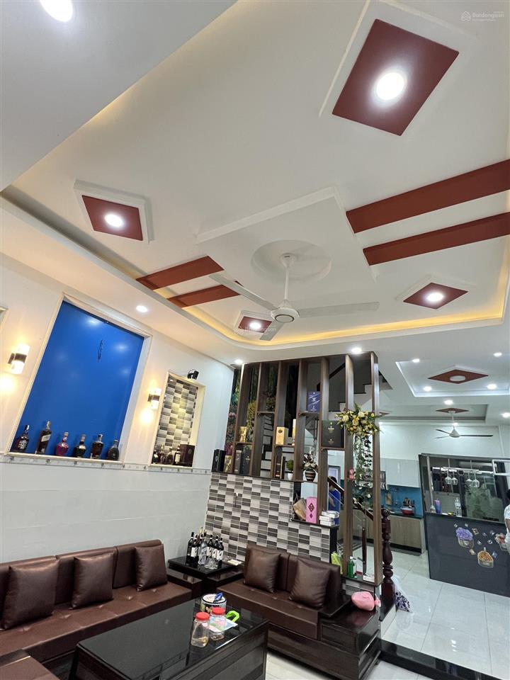 Duy nhất 1 căn nhà 4 tầng đối diện chung cư ricca 80m2 khu phân lô sổ vuông vức xe hơi đậu ngày đêm