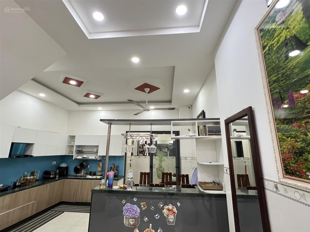 Duy nhất 1 căn nhà 4 tầng đối diện chung cư ricca 80m2 khu phân lô sổ vuông vức xe hơi đậu ngày đêm