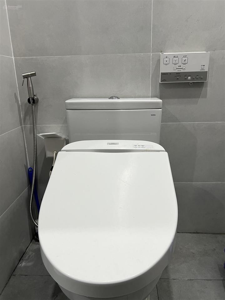 Duy nhất 1 căn mới tinh tặng nội thất cao cấp chủ xây ở chủ qua nhật định cư bán gấp giá quá tốt