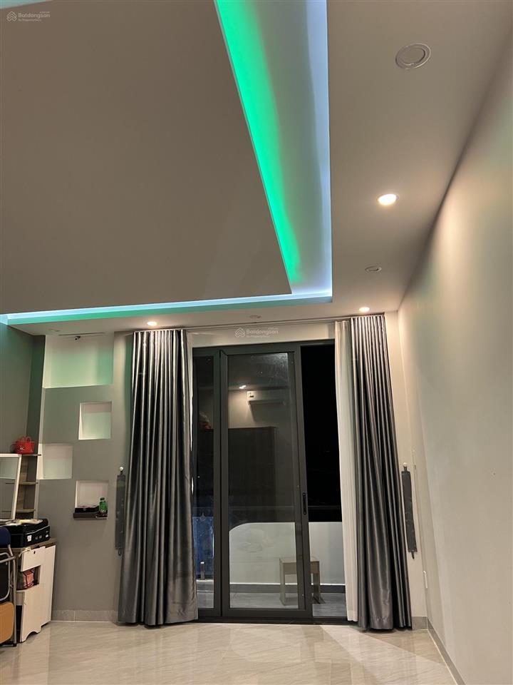 Duy nhất 1 căn mới tinh tặng nội thất cao cấp chủ xây ở chủ qua nhật định cư bán gấp giá quá tốt