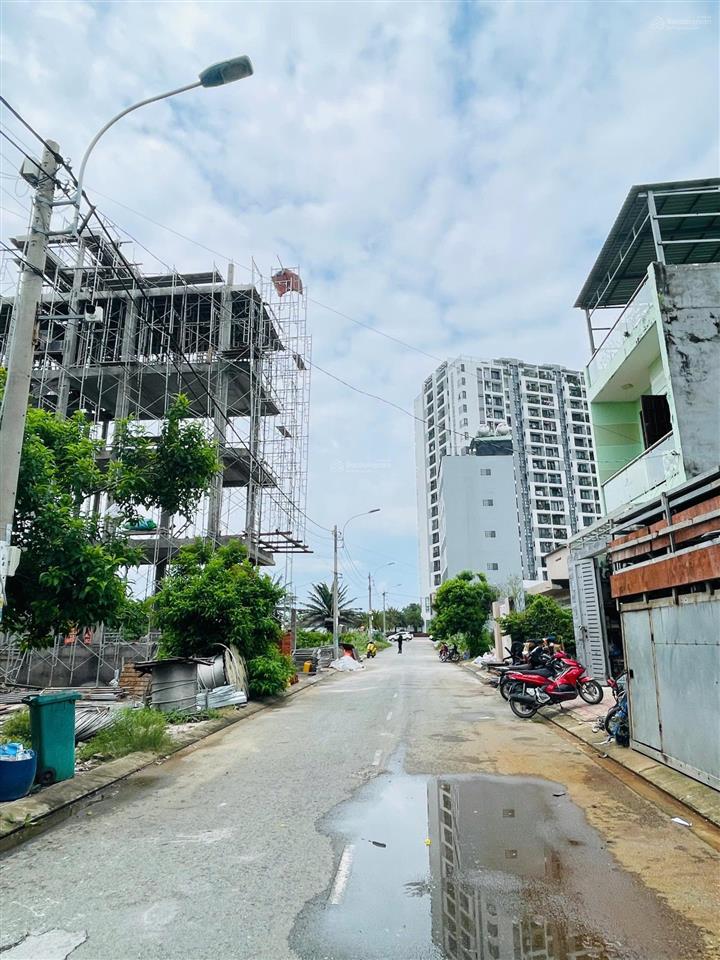 Chủ cần bán gấp hạ chào chốt nhanh lô đất 104m2 đối diện chung cư ricca xây hầm ngang hơn 6m