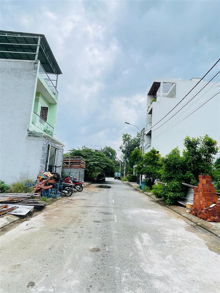 Chủ cần bán gấp hạ chào chốt nhanh lô đất 104m2 đối diện chung cư ricca xây hầm ngang hơn 6m