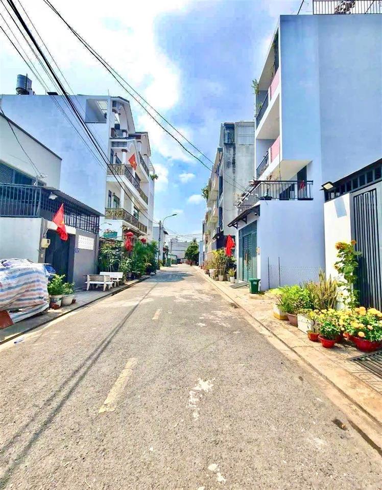 Hạ 200 triệu bán nhanh lô đất khu phân lô có vỉa hè 60m2 toàn nhà mới xây, an ninh, 150m ra ndt