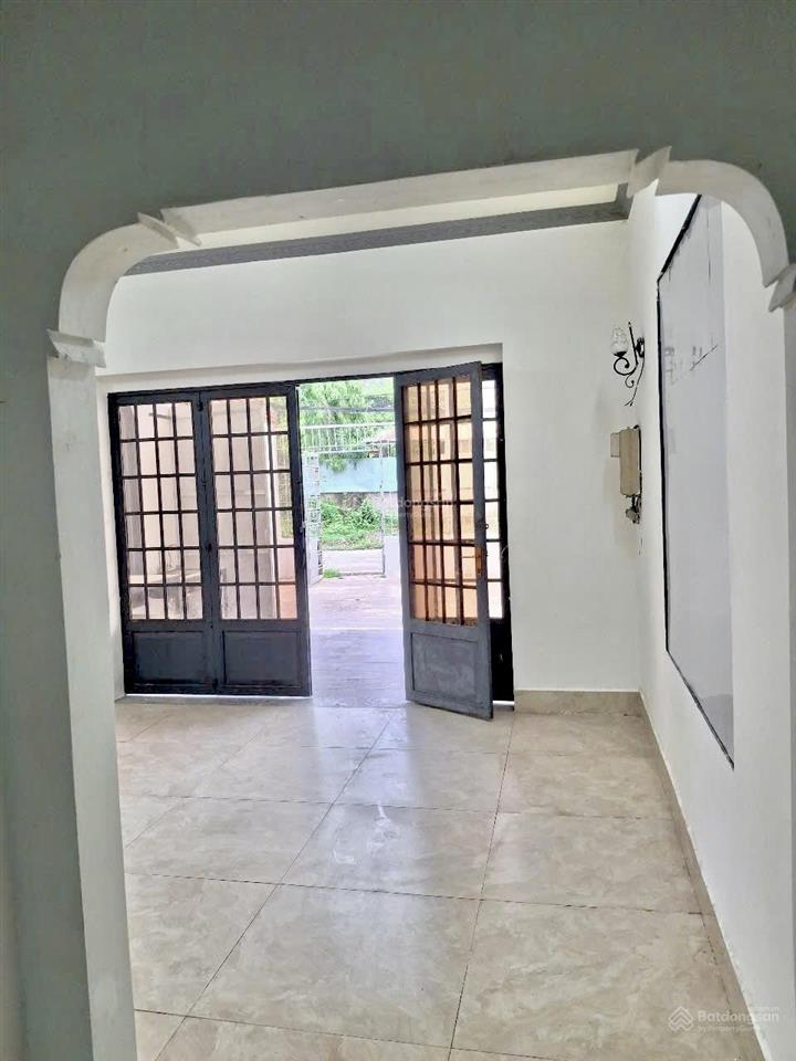 Cho thuê nhà mặt tiền tam đa 113m² xe hơi đậu trong sân rộng rãi thoáng mát giá tốt