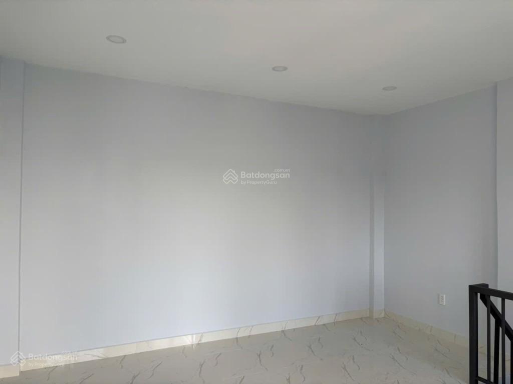 Nhà 3 tầng bình trưng sổ hồng riêng phân khúc nhỏ độc chủ làm ăn có lộc đổi nhà to bán nhanh