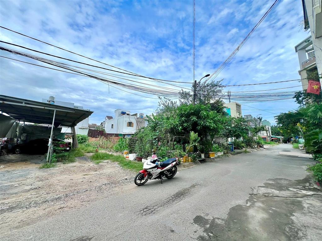 Lô đất cực đẹp giá đầu tư ngay vòng xoay phú hữu 109m2 đang cho thuê dòng tiền sẵn 5tr/th