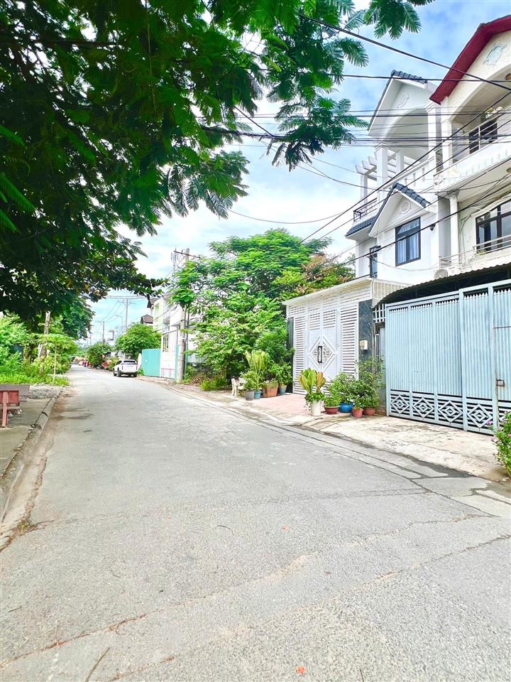 Lô đất cực đẹp giá đầu tư ngay vòng xoay phú hữu 109m2 đang cho thuê dòng tiền sẵn 5tr/th