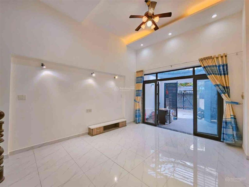 Chủ bán gấp giá cực tốt nhà 2 tầng 3pn mới ở ngay 76m2 ngay đường số 882 hoàn công pháp lý chuẩn