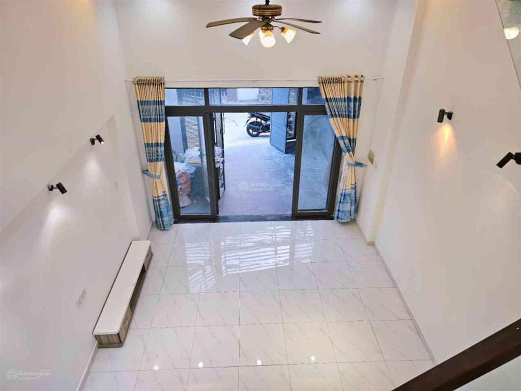 Chủ bán gấp giá cực tốt nhà 2 tầng 3pn mới ở ngay 76m2 ngay đường số 882 hoàn công pháp lý chuẩn