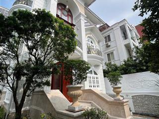 Siêu khan hiếm 4 tầng hồ bơi q2, mt nguyễn bá huân. 8x28m cn 242.42m2. hđt 90,923triệu. giá 32.2 tỷ