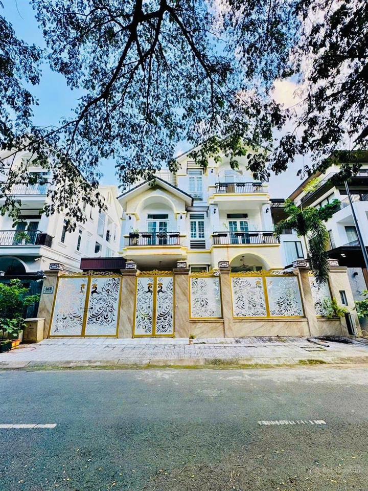 Ở đâu rẻ hơn? mt tân hương. 12.4 x 24m. ct hầm 7 tầng. cn 294m2. hđt 150tr. giá 42.6 tỷ